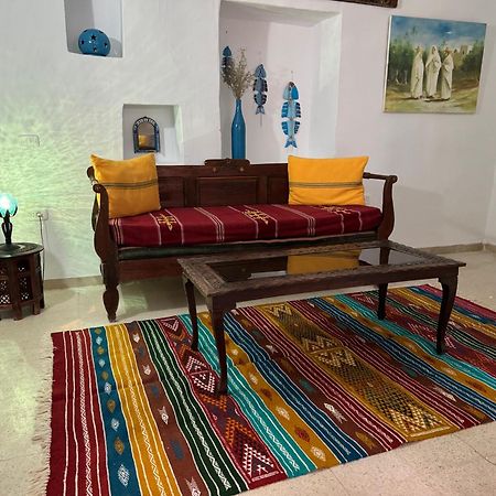 Bed and Breakfast Dar Lola Djerba Houmt El Souk Exterior foto