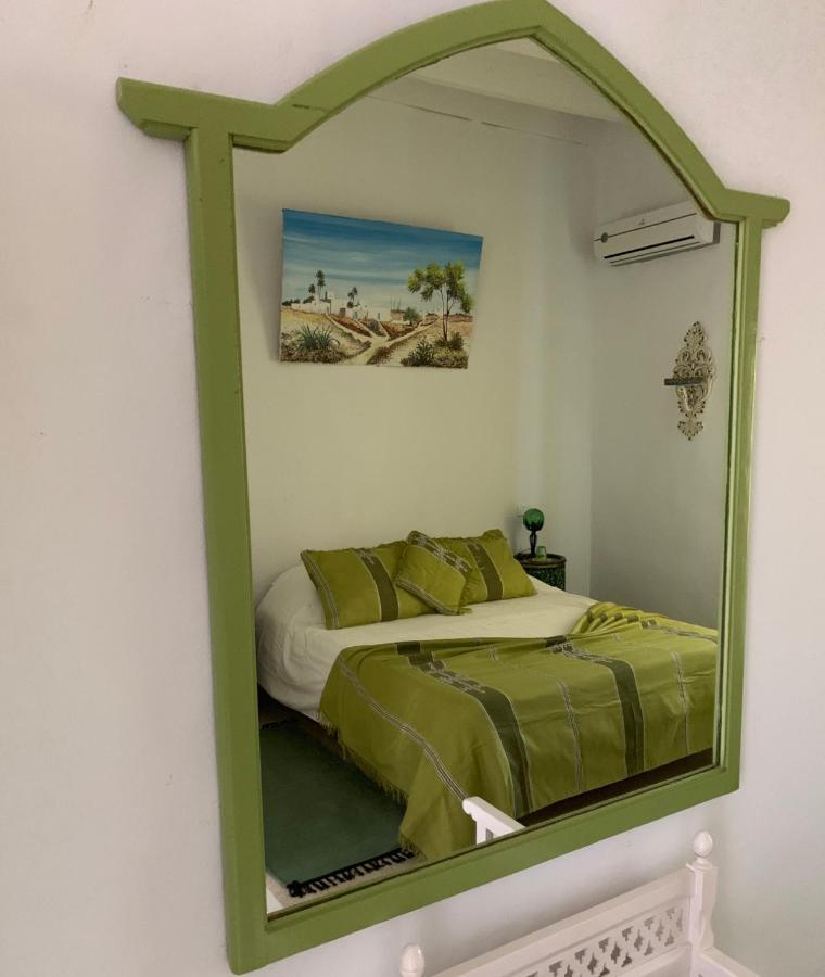 Bed and Breakfast Dar Lola Djerba Houmt El Souk Exterior foto