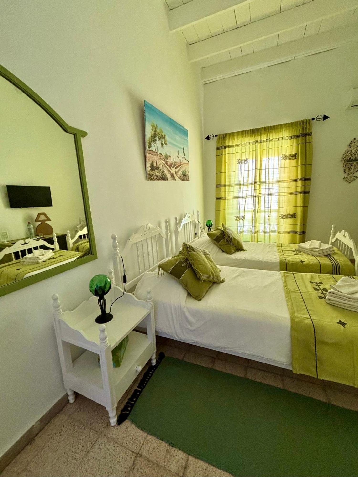 Bed and Breakfast Dar Lola Djerba Houmt El Souk Exterior foto